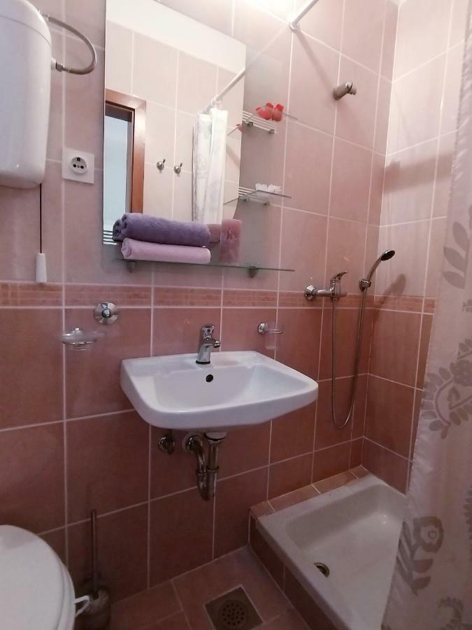 Apartments Adriatic Riviera קריקווניצה מראה חיצוני תמונה